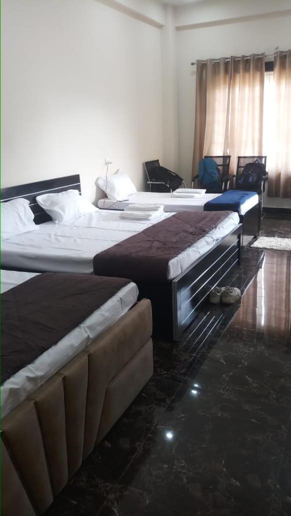 Hotel Jhankar Banquet And Lawn 3*