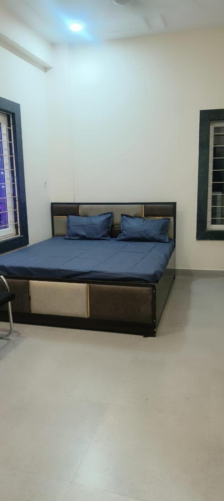 Jhankar Banquet And Lawn Hotel Varanasi